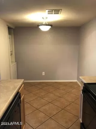 Photo #5: 6187986 Listing