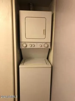 Photo #6: 6187986 Listing