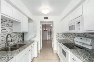 Photo #6: 6188380 Listing