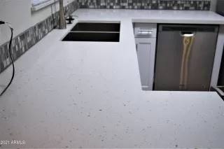 Photo #4: 6188561 Listing