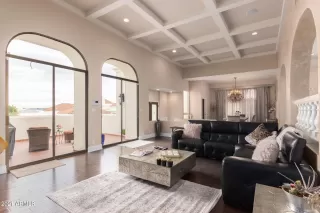 Photo #2: 6188867 Listing