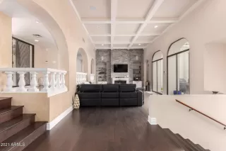 Photo #4: 6188867 Listing