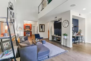 Photo #5: 6188904 Listing