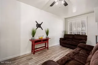 Photo #6: 6189617 Listing 