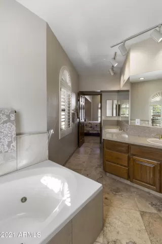 Photo #6: 6189621 Listing 