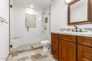 Photo #6: 6190110 Listing