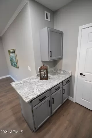 Photo #5: 6190115 Listing