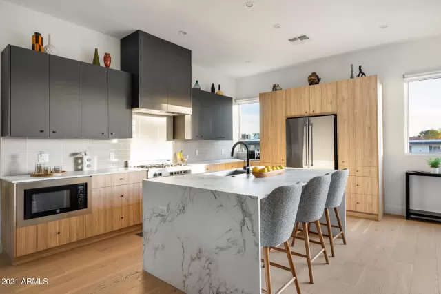 MLS: 6190120 Condo For Sale