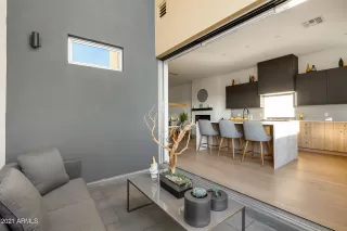 Photo #2: 6190120 Listing 