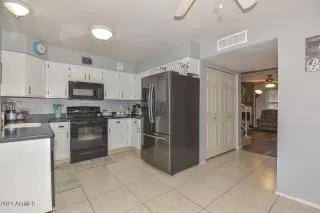 Photo #5: 6190121 Listing