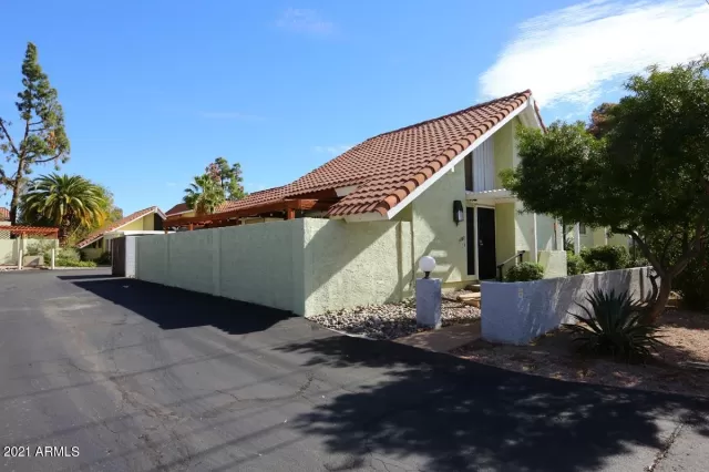 MLS: 6190132 Condo For Sale