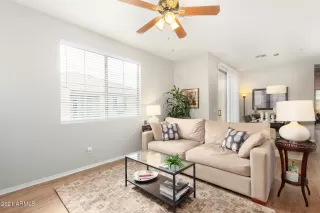 Photo #5: 6190197 Listing