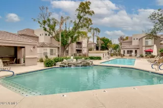 Photo #4: 6190303 Listing