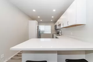 Photo #4: 6190308 Listing