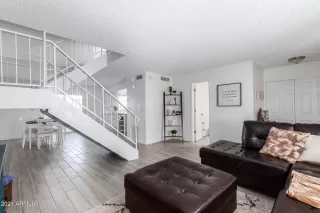 Photo #3: 6190385 Listing