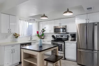 Photo #5: 6190385 Listing