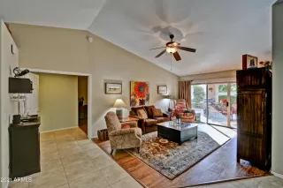 Photo #2: 6190389 Listing 