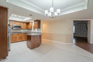 Photo #3: 6190407 Listing