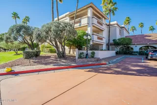 Photo #6: 6190407 Listing