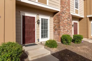 Photo #2: 6190440 Listing