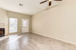 Photo #5: 6190440 Listing