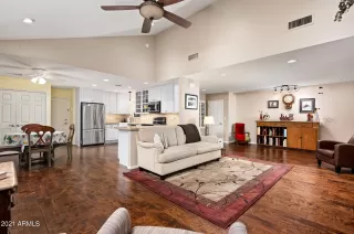 Photo #2: 6190484 Listing