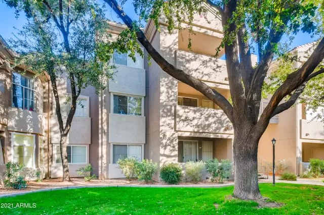 MLS: 6190489 Condo For Sale