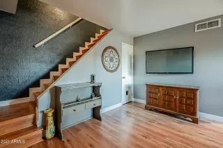 Photo #2: 6190537 Listing