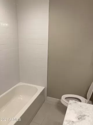 Photo #5: 6190859 Listing