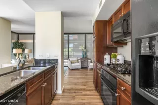 Photo #3: 6190905 Listing