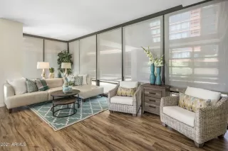 Photo #6: 6190905 Listing