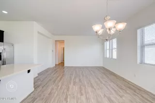 Photo #4: 6190969 Listing