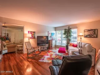 Photo #3: 6190980 Listing