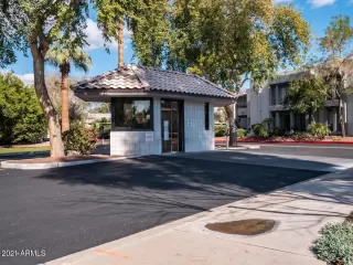 Photo #4: 6190980 Listing