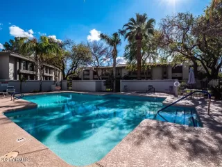 Photo #5: 6190980 Listing