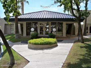 Photo #5: 6191040 Listing