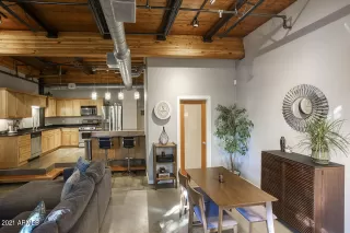 Photo #2: 6191256 Listing 