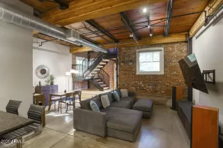 Photo #5: 6191256 Listing 