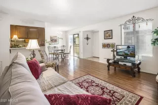 Photo #3: 6191382 Listing 