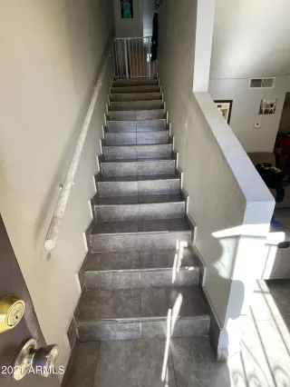 Photo #5: 6191384 Listing