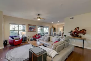 Photo #6: 6191488 Listing