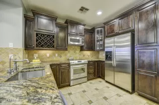 Photo #2: 6191698 Listing