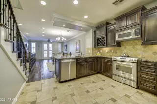 Photo #5: 6191698 Listing