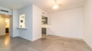 Photo #5: 6191776 Listing