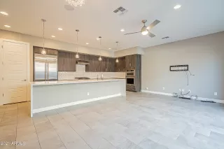 Photo #5: 6191966 Listing