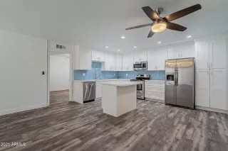 Photo #3: 6192193 Listing