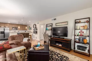 Photo #3: 6192386 Listing