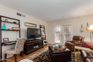 Photo #4: 6192386 Listing