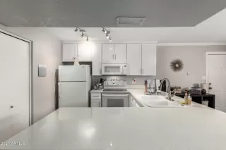 Photo #2: 6192631 Listing