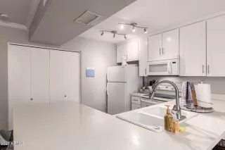 Photo #6: 6192631 Listing